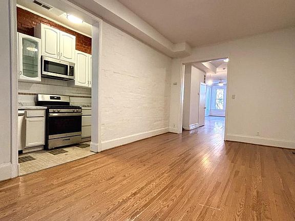 5th image of 1302 Fairmont St NW