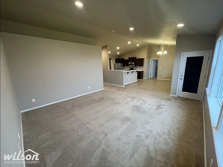 5300 Sage Way — Photo 9