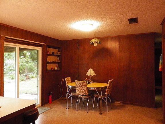 3rd image of 12294 Lovers Ln