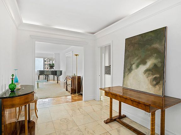 5th image of 150 E 69th St APT 15T