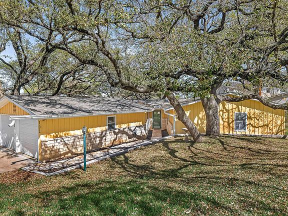 2nd image of 102 Cove Ln
