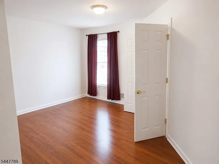 141 Main St #8 — Photo 13