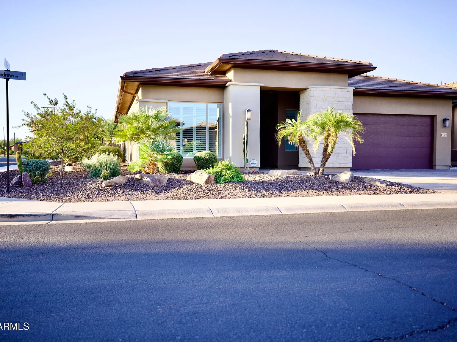 3 bed, 2.5 bath, 2044 sqft, $4,700 — Photo 1