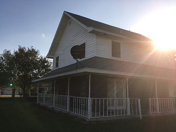 4th image of 1305 Washington Dr