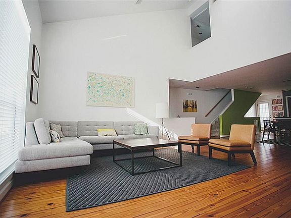 5th image of 1617 Tuam St