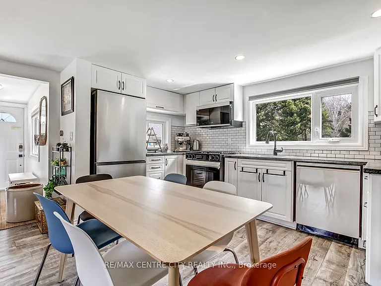 339 Catherine St — Photo 9