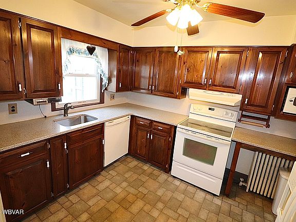 3rd image of 507 N Washington St