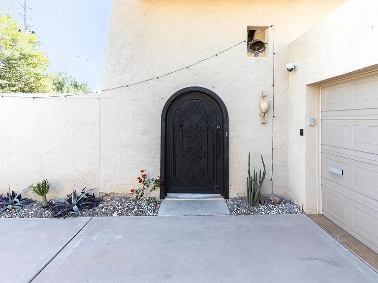 2836 N 76th Pl — Photo 32