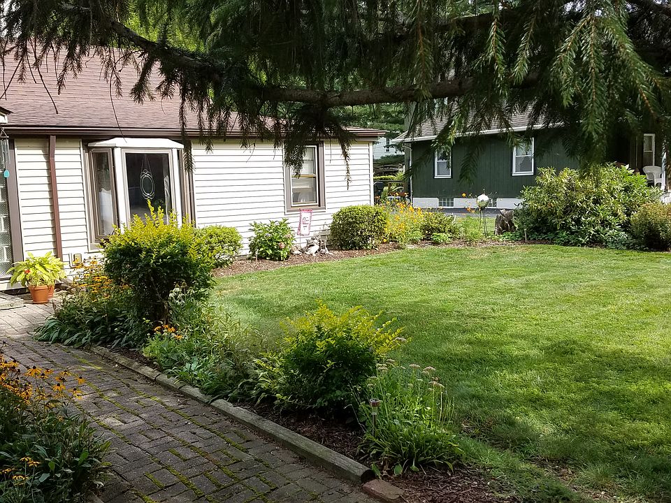 1st image of 141 E 272nd St