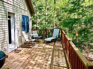 13300 N Knollwood Dr, Northport, MI 49670