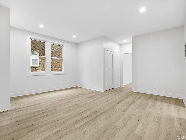 36 Dunwoodie St #1 — Photo 4