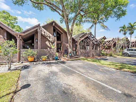 3rd image of 513 N University Drive #5-8