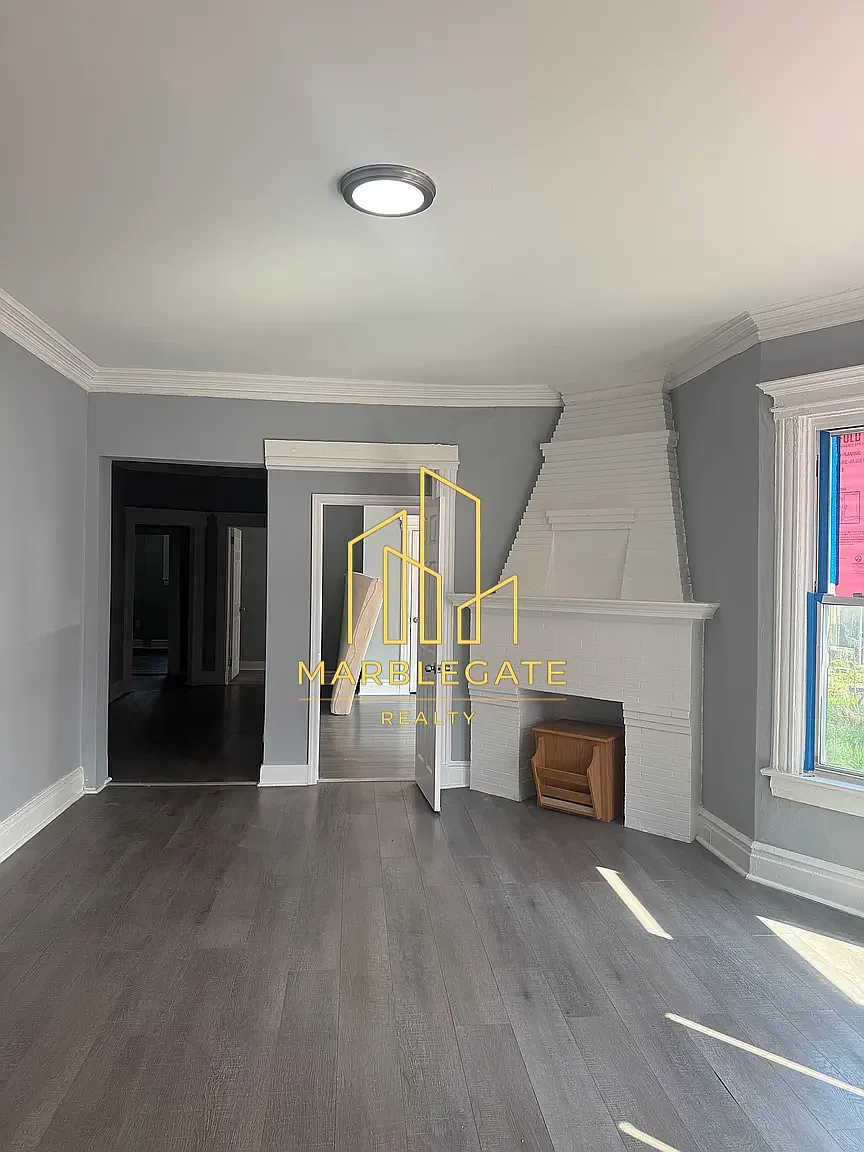 4 bed, $2,550 — Photo 2
