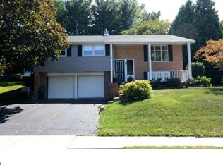 506 Berks Pl, West Lawn, PA