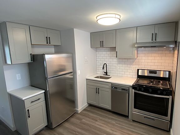 2nd image of 1010 Grand Ave #C5