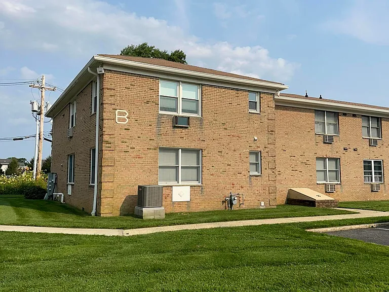 324 Shore Dr #B-8 — Photo 3