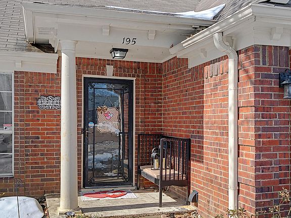 2nd image of 195 Oakland Hills Dr