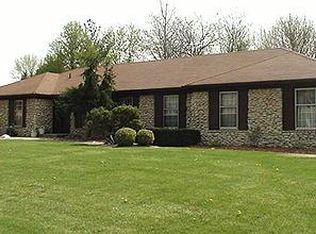 10715 E Lakeshore Dr, Carmel, IN 46033