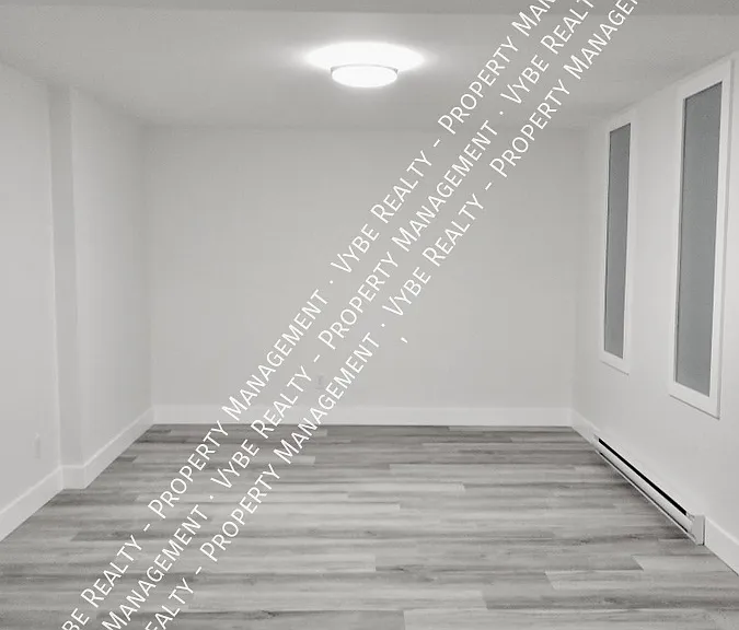 2248 Gladwin Rd #BASEMENT — Photo 2