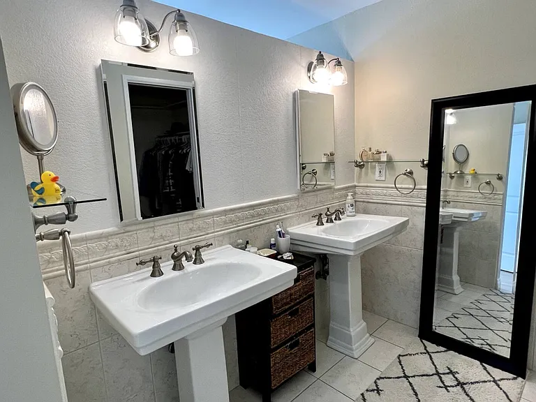 6690 Vista Del Mar #C — Photo 11