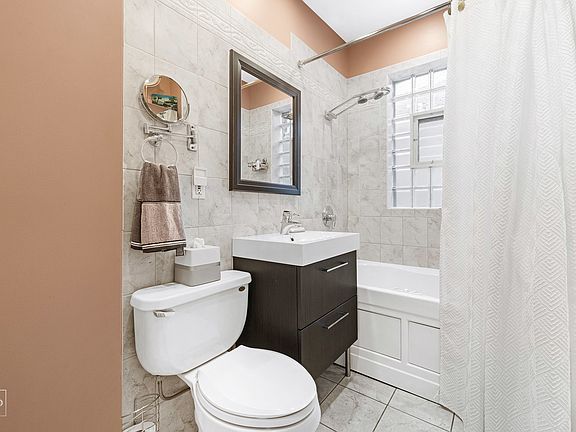 5th image of 5320 W Cuyler Ave