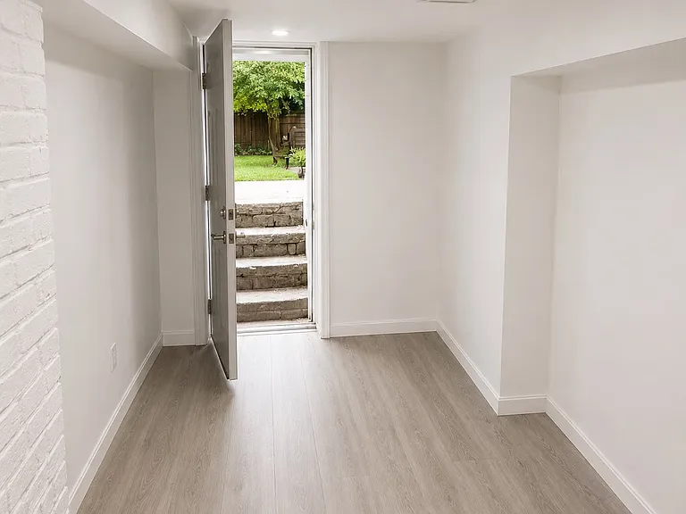 578 Elm St #2 — Photo 3