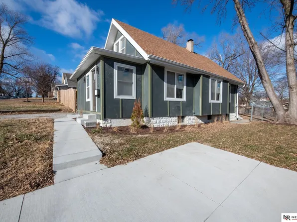 4224 Parker St, Omaha, NE 68111