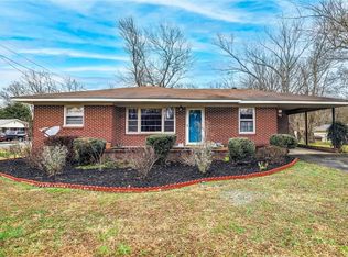 900 E May St, Calhoun, GA 30701