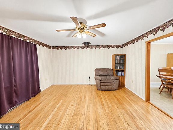 3rd image of 225 Cedar Hill Dr