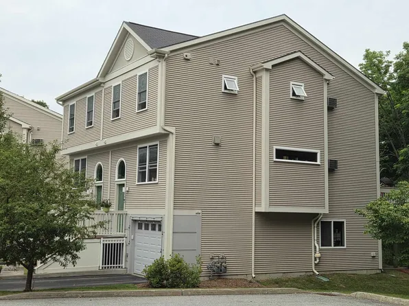 65 Finch Court, South Burlington, VT 05403
