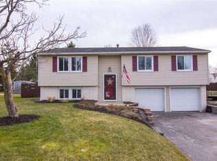 255 Blackwell Ln, Henrietta, NY 14467