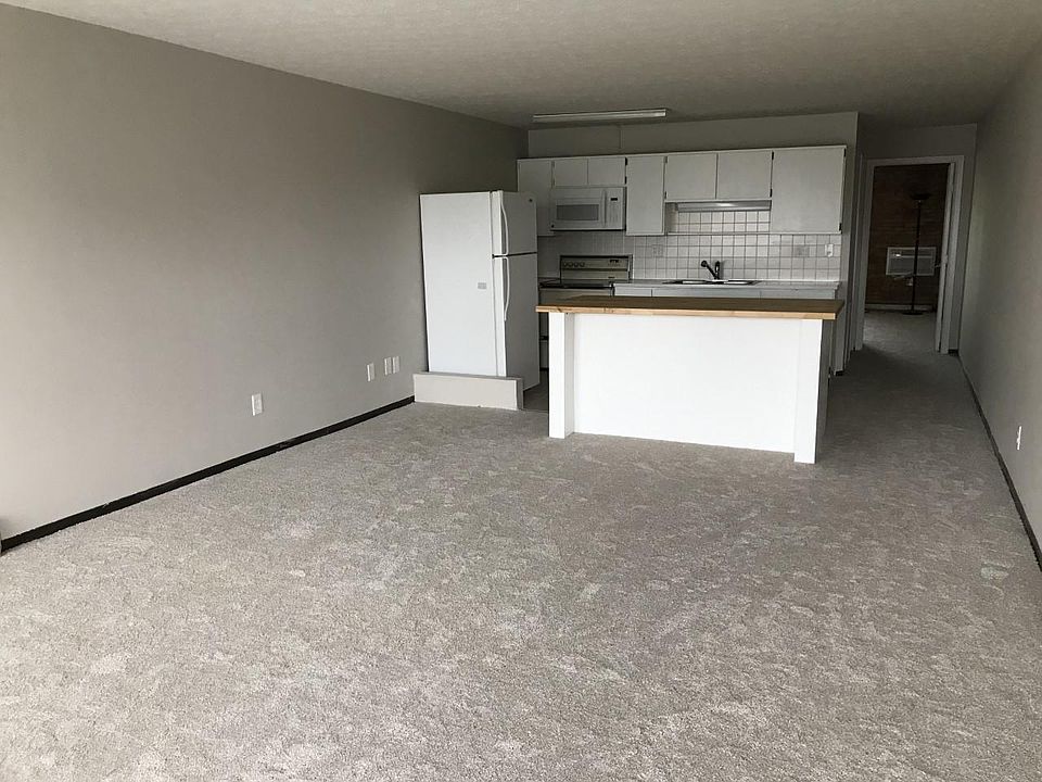 1st image of 2331 E Market St APT 517