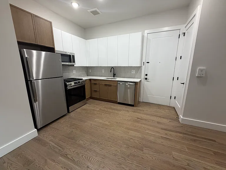 40 Lembeck Ave #204B — Photo 1