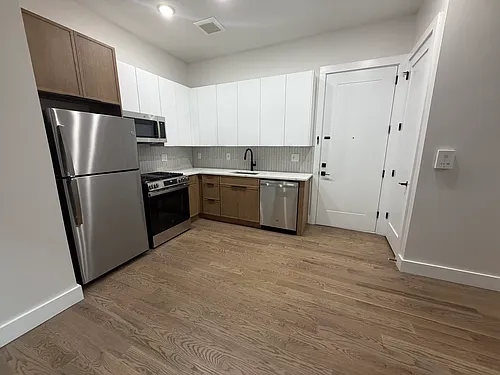 40 Lembeck Ave Photo 1