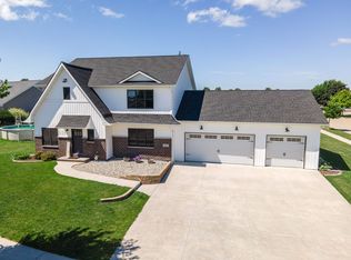 1200 Kathleen Ct, Appleton, WI 54915