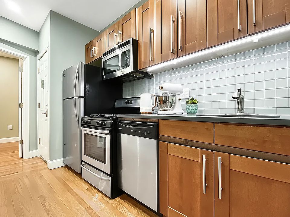 2nd image of 500 9th Ave #5E