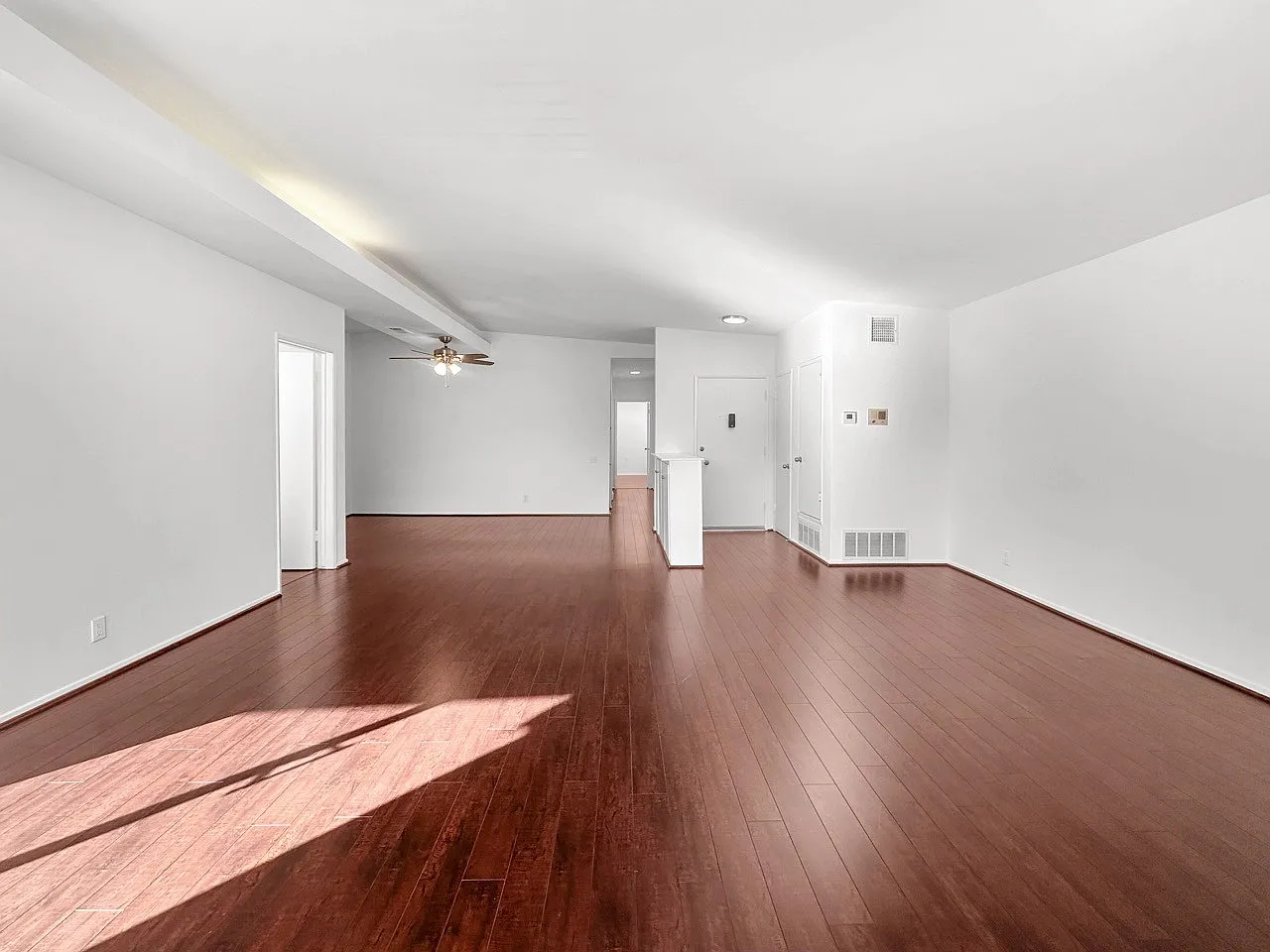 3 bed, 2.0 bath, $4,850 — Photo 4