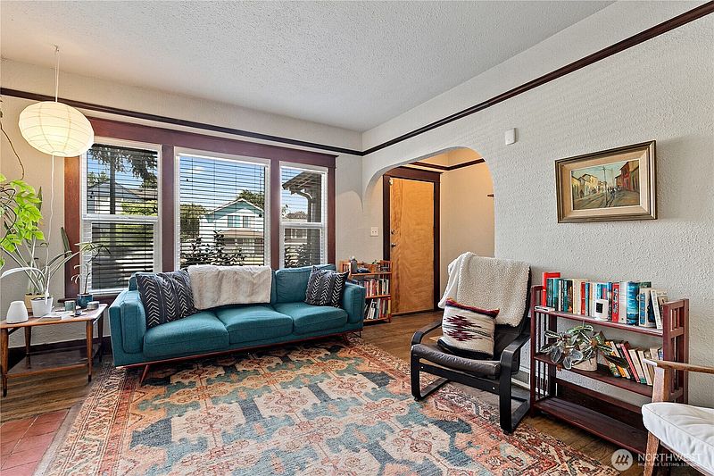 4th image of 2121 S M Street