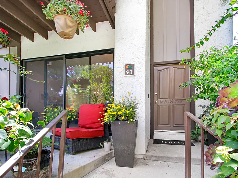 21545 Erwin St #98 — Photo 2