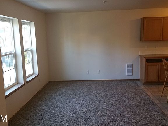 4th image of 10511 140th St Ct E Unit 28