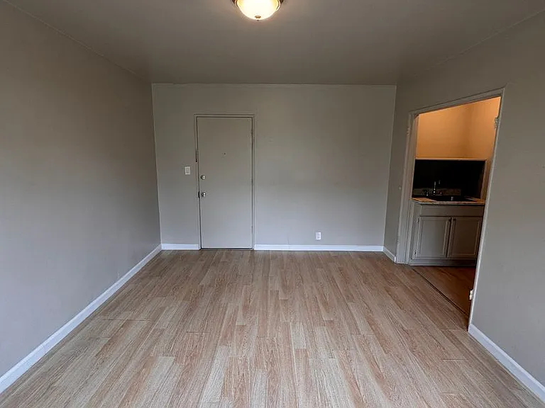 1338-1346 Crenshaw Blvd — Photo 7