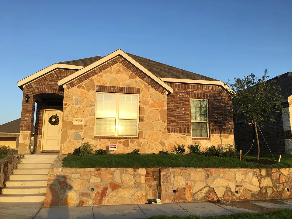 2157 Olivereta Dr