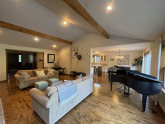 5th image of 4811 S 150th St