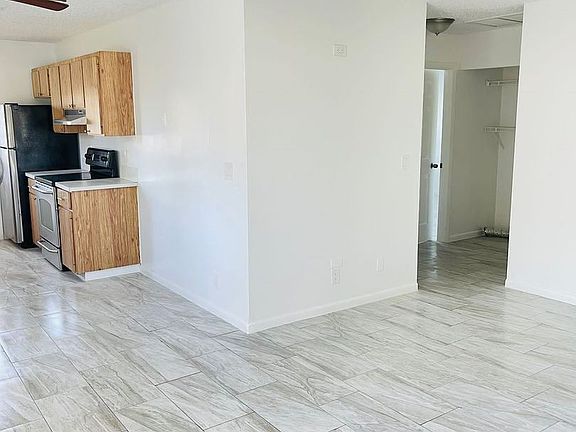 4th image of 3051 Perry Ave