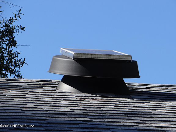 4th image of 1018 Walnut St