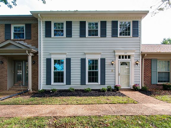 2nd image of 403 Plantation Ct