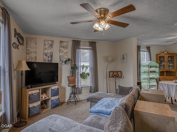 3rd image of 516 Wooster St