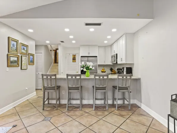 4652 Holly Lake Drive, Lake Worth, FL 33463