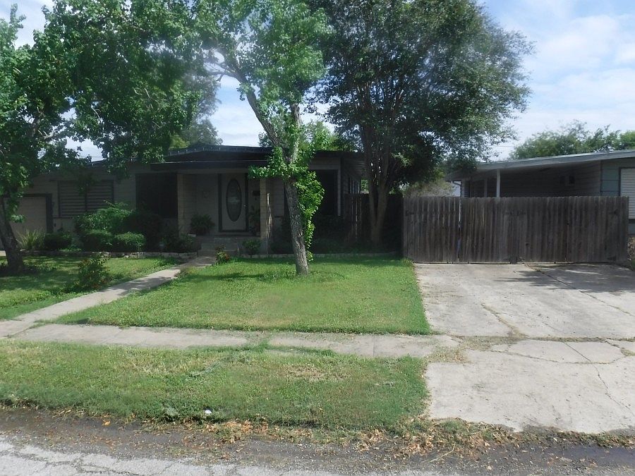 2nd image of 4530 Kirkwood Dr