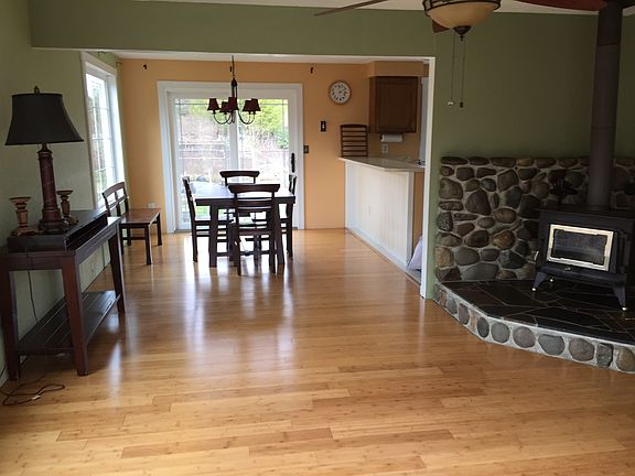 3rd image of 2112 27th Ct NE